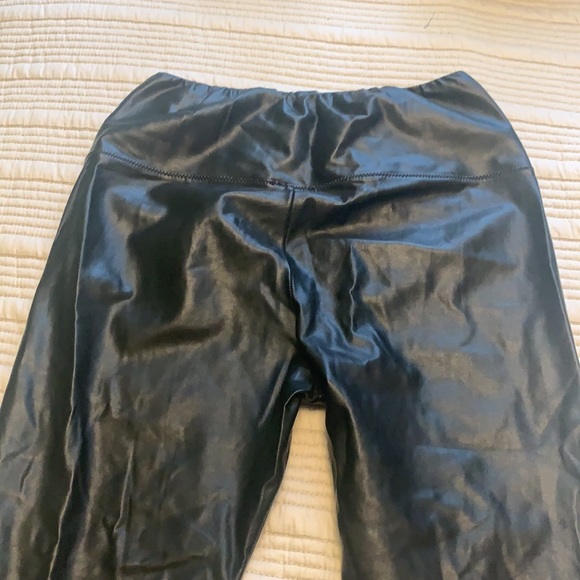 Aritzia Wilfred Free faux leather leggings - Picture 3 of 4